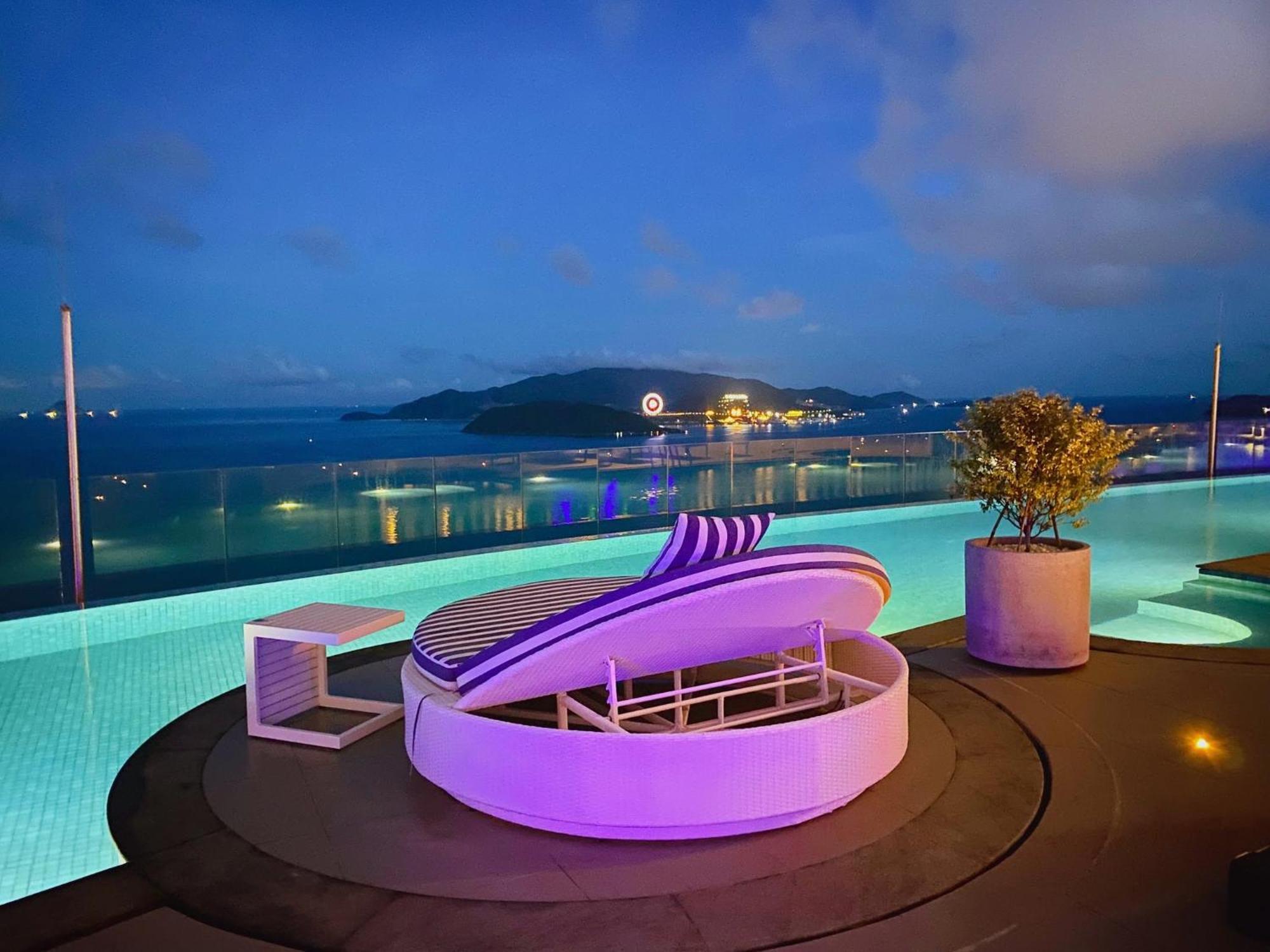 Coastal Panorama Oceanfront Suites Nha Trang Exterior foto