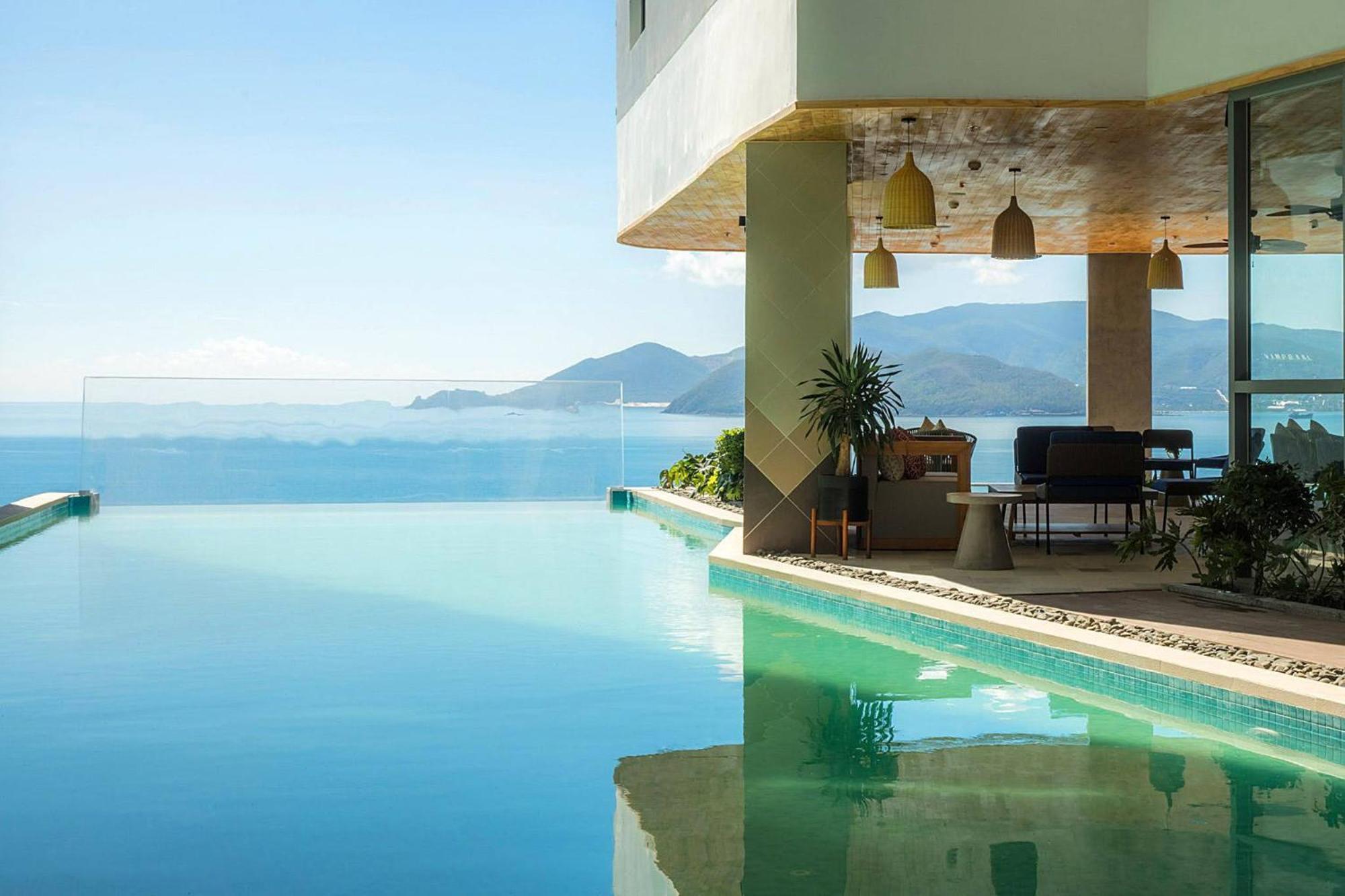 Coastal Panorama Oceanfront Suites Nha Trang Exterior foto