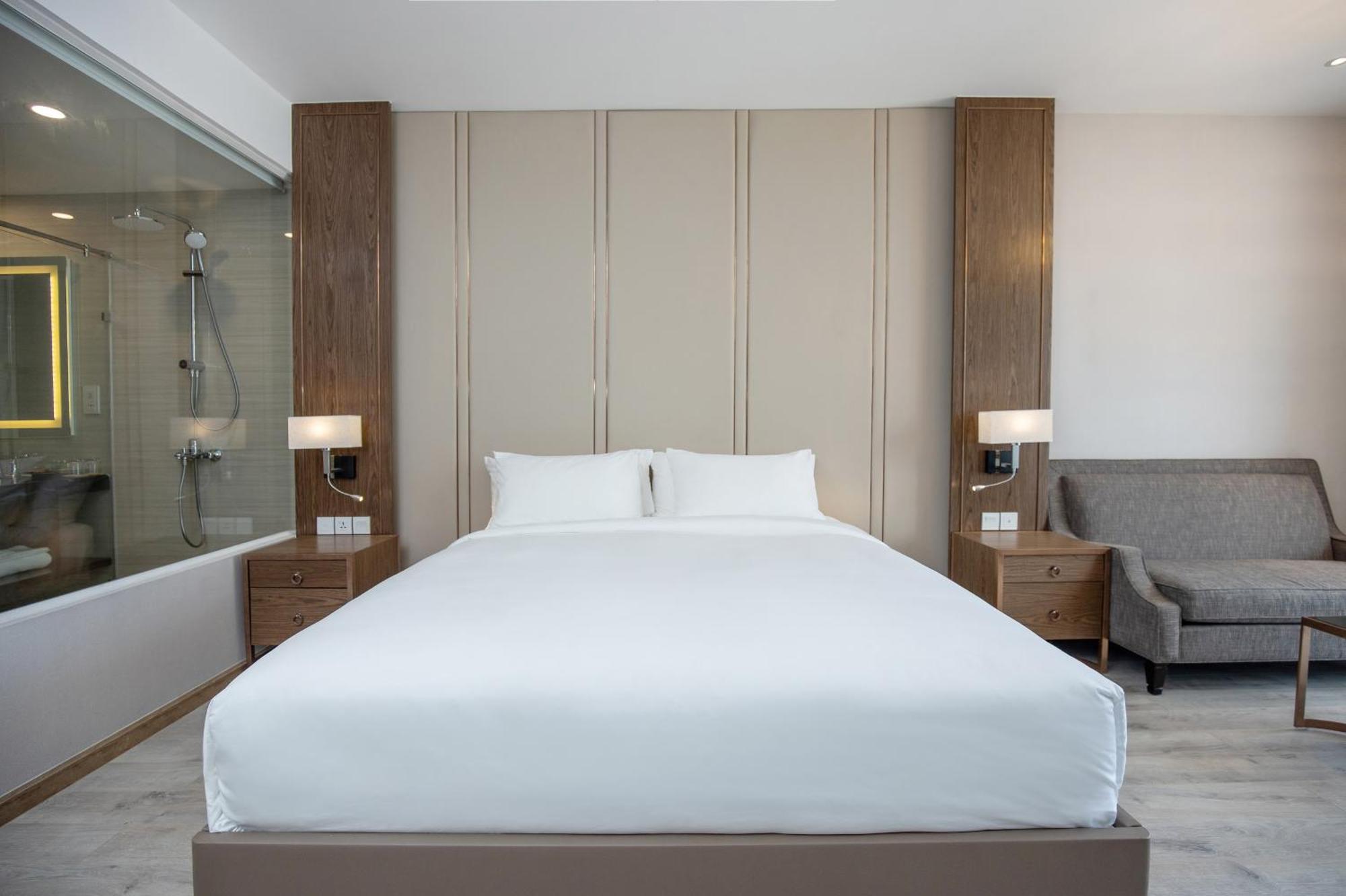 Coastal Panorama Oceanfront Suites Nha Trang Exterior foto