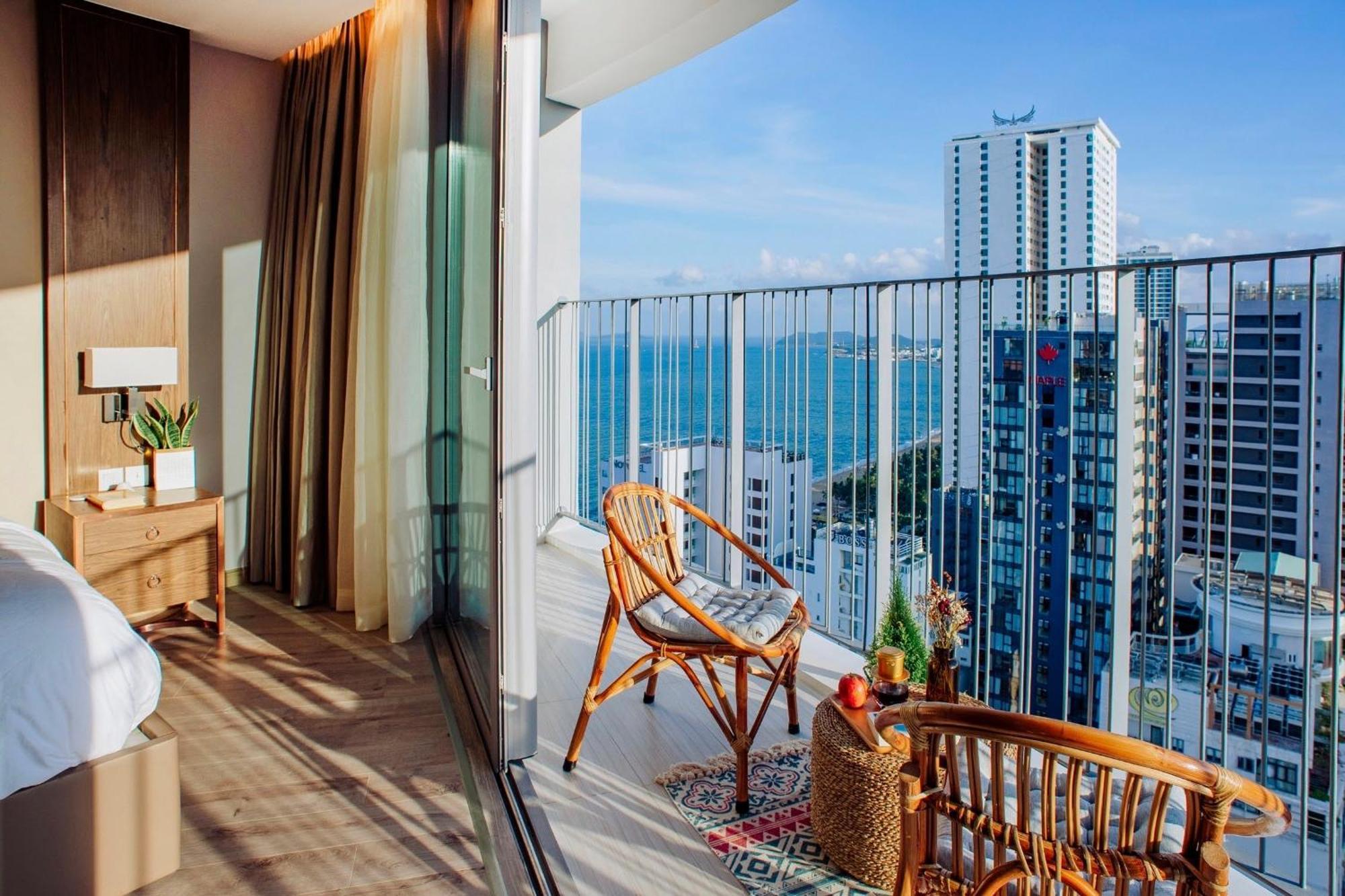 Coastal Panorama Oceanfront Suites Nha Trang Exterior foto