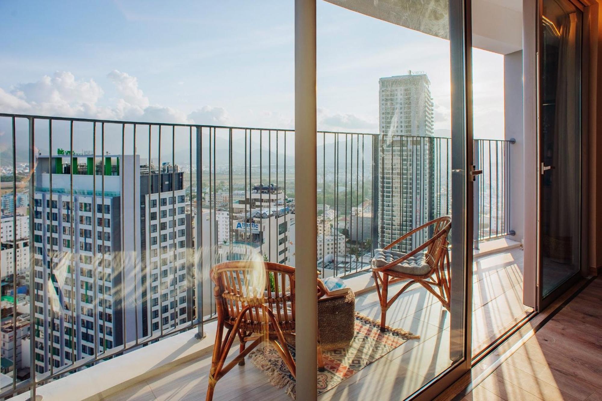 Coastal Panorama Oceanfront Suites Nha Trang Exterior foto